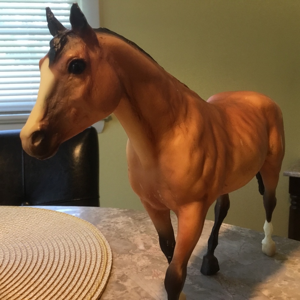 Horse Needs New Home! (11 3/4in long and 8 in Tall ear to legs) - Picture 10 of 16